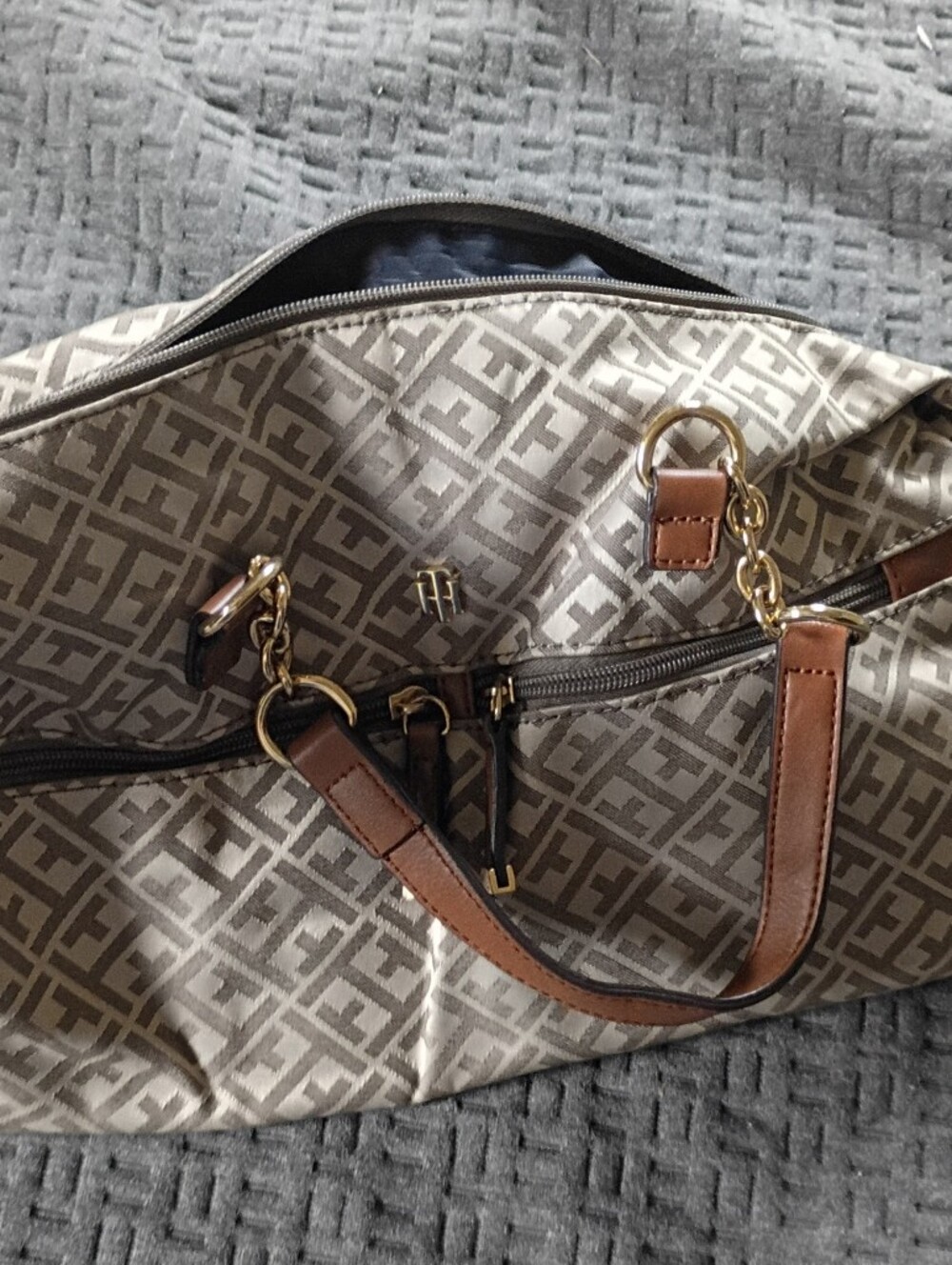 Tommy Hilfiger Hobo Bag